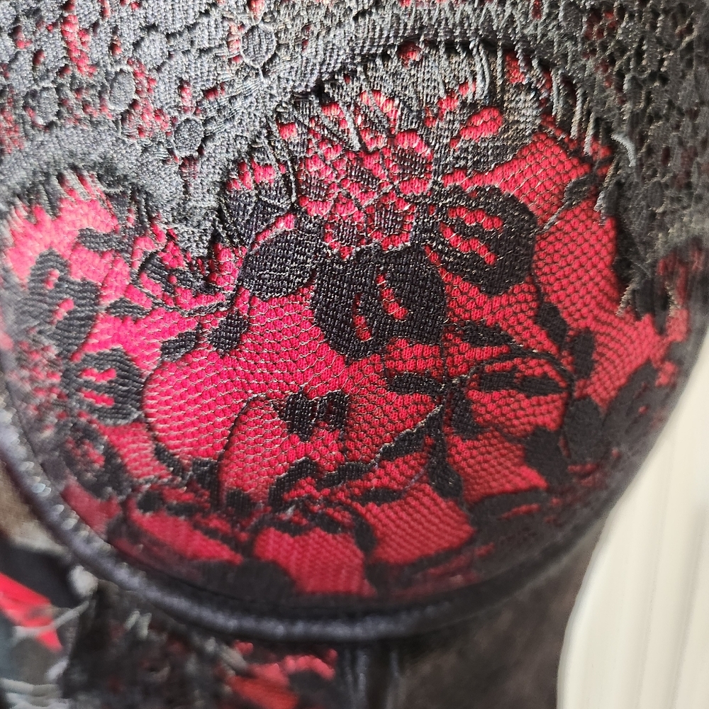HOT TOPIC Black and Red Lace Bra with Underwire Support 34B - Picture 5 of 12